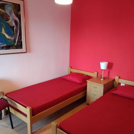 Skopje City Center Red Apartment Exteriér fotografie