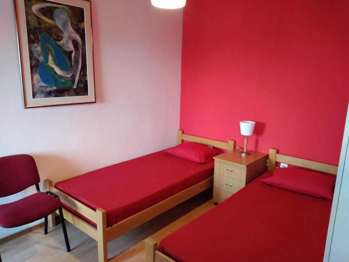 Skopje City Center Red Apartment Exteriér fotografie