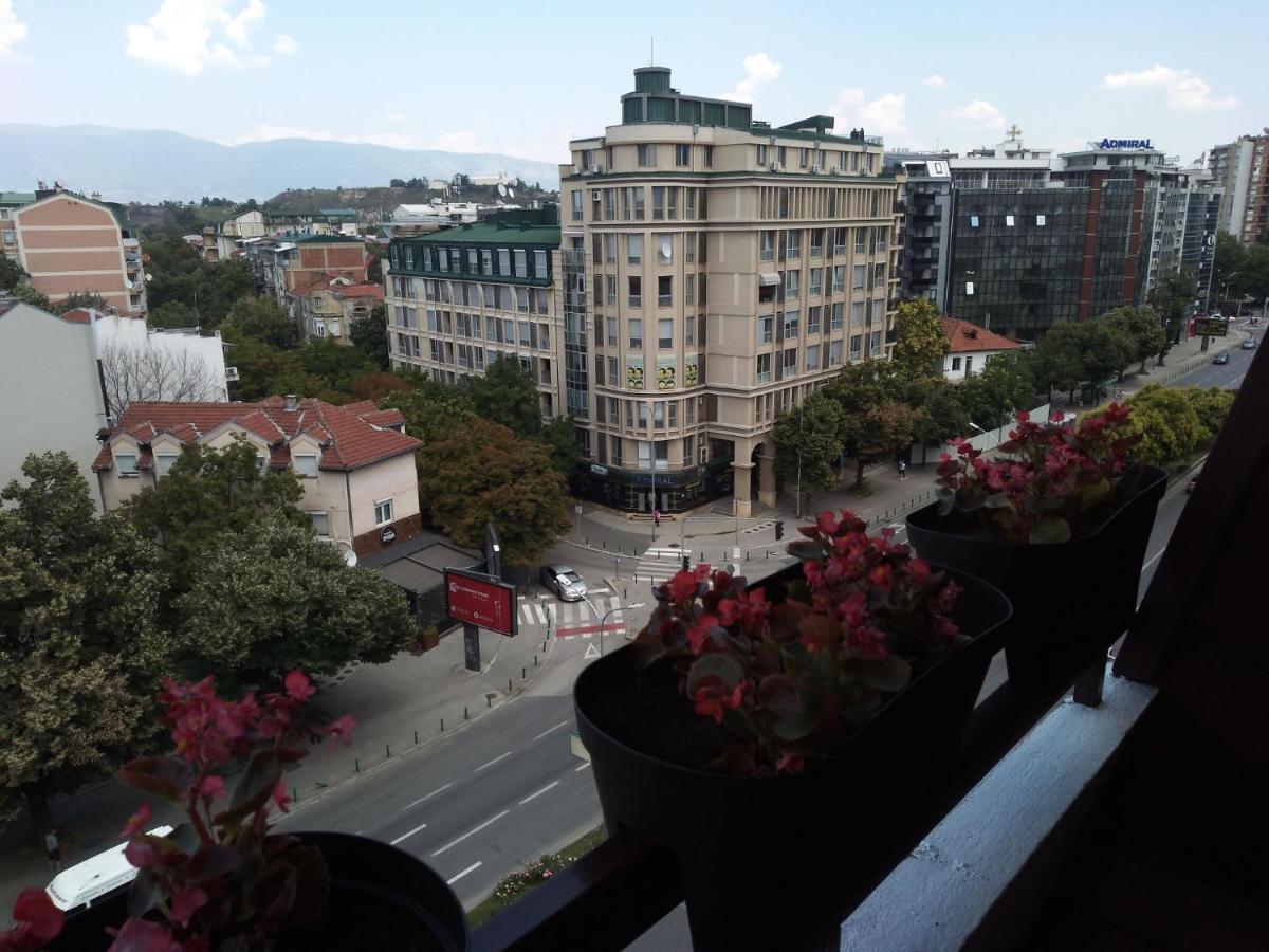 Skopje City Center Red Apartment Exteriér fotografie
